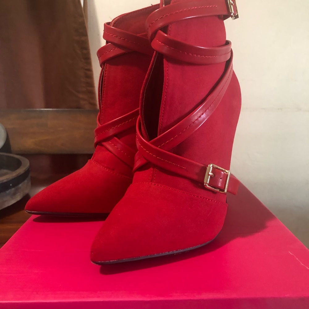 Ruby Red Heels - Shoe Dazzle